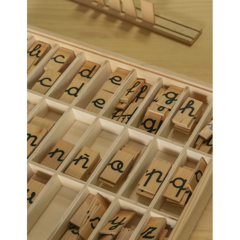 Boîte en bois pour alphabet Montessori - 49,5x37,5x5,5 cm