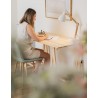 Bureau ANCORA avec plateau en bois 120×60 cm et pieds en bois et textile.